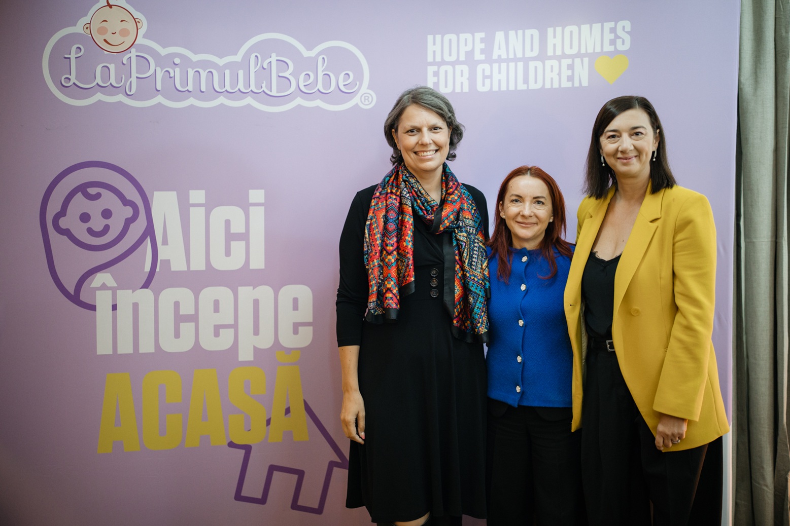 Foto Oana Popescu (La Primul Bebe), Nicoleta Marcu (Hope and Homes for Children), Atena Boca (La Primul Bebe)